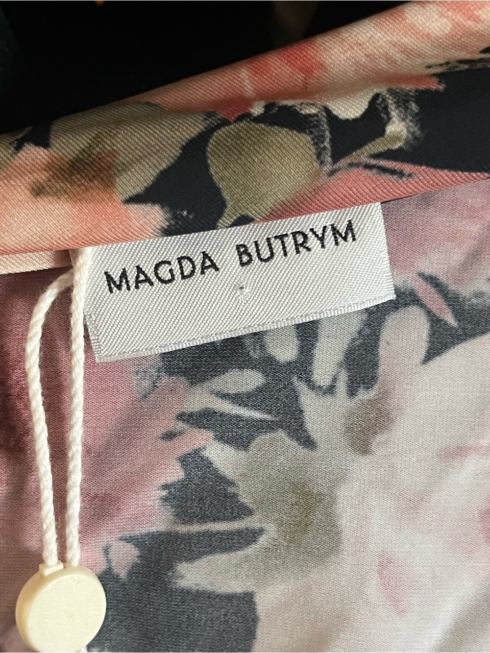 MAGDA BUTRYM NWT (Beautiful) blouse with signature rose accents size 4 - Picture 3 of 9
